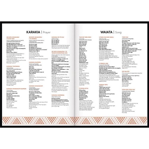 Tuhi A41 Premium Bilingual Diary A4 Day Per Page Rataka 2027 Black/Gold